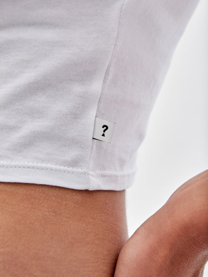 Guess GUESS Originals x Batman Raglan Cropped Baby Tee - Pure White Multi Guess GUESS Originals x Batman Raglan Cropped Baby Tee - Pure White Multi