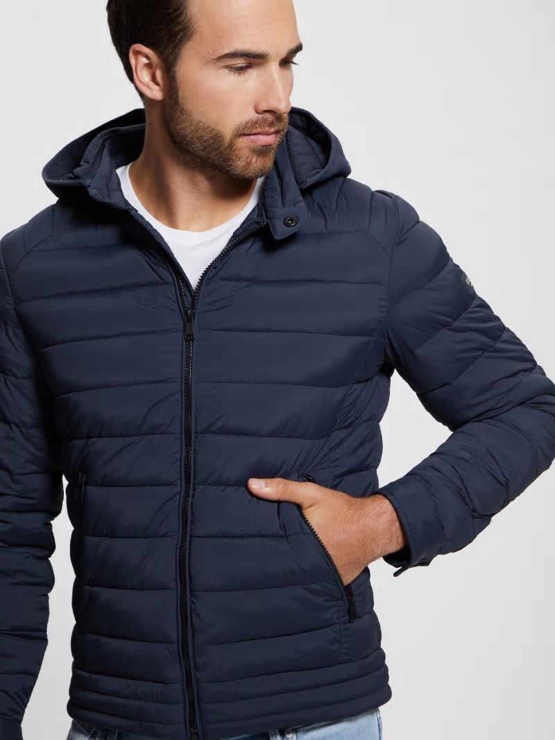 Guess Eco Tech-Stretch Hooded Jacket - Bleu éLéGant Guess Eco Tech-Stretch Hooded Jacket - Bleu éLéGant