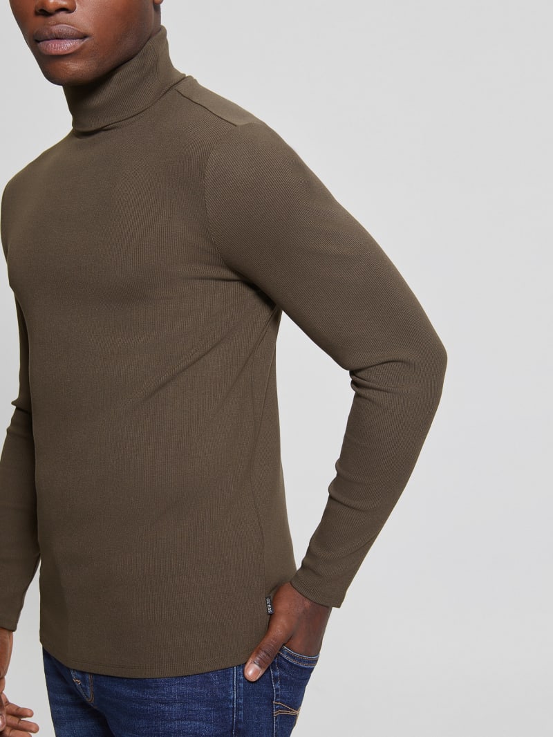 Guess Mateo Turtleneck Tee - Bittersweet Cocoa Guess Mateo Turtleneck Tee - Bittersweet Cocoa