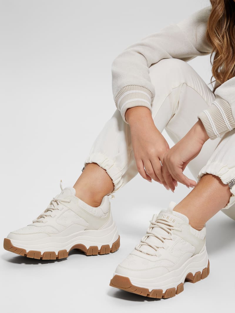 Guess Bisun Signature Peony Sneakers - Ivory 150 Guess Bisun Signature Peony Sneakers - Ivory 150