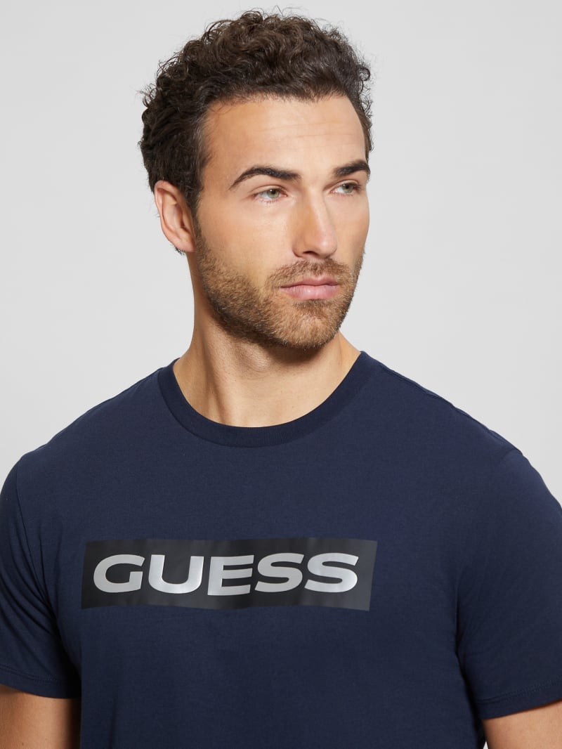 Guess Metallic Signature Tee - Bleu &eacute;L&eacute;Gant