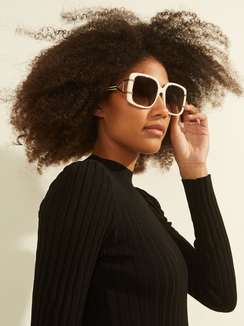 Guess Oversized Square Sunglasses - White Guess Oversized Square Sunglasses - White
