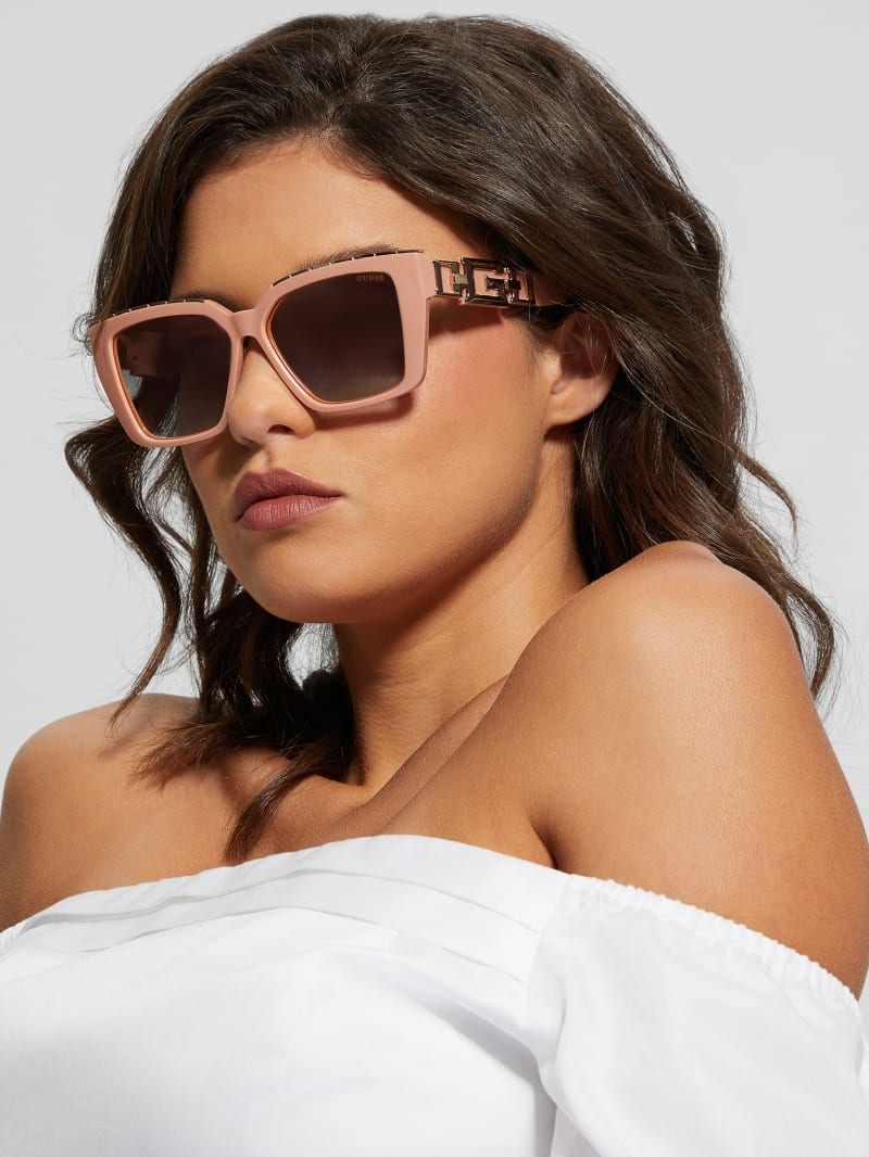 Guess Oversized Square G Chain Sunglasses - Shiny Pink / Bordeaux Mir Guess Oversized Square G Chain Sunglasses - Shiny Pink / Bordeaux Mir